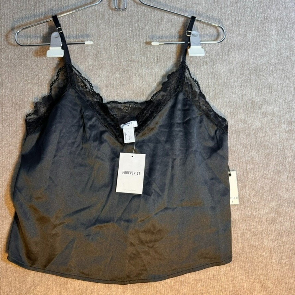 NWT Forever 21 M Tank Top Black Lace Detail Sleeveless Camisole Blouse